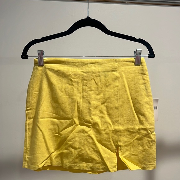 Linen blend yellow mini skirt - Picture 1 of 4